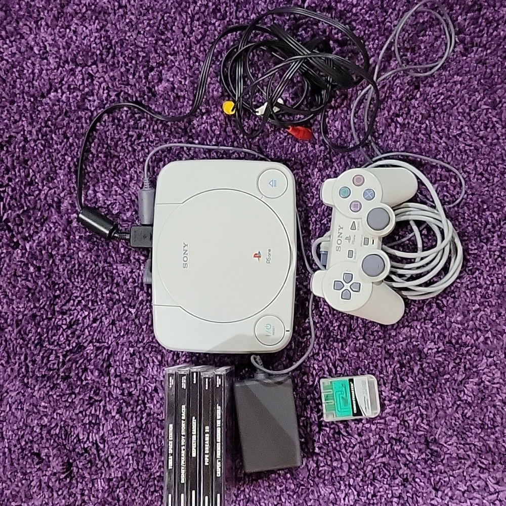 Sony Playstation 1 PsOne Slim With Memory Card, Controller & 5 games